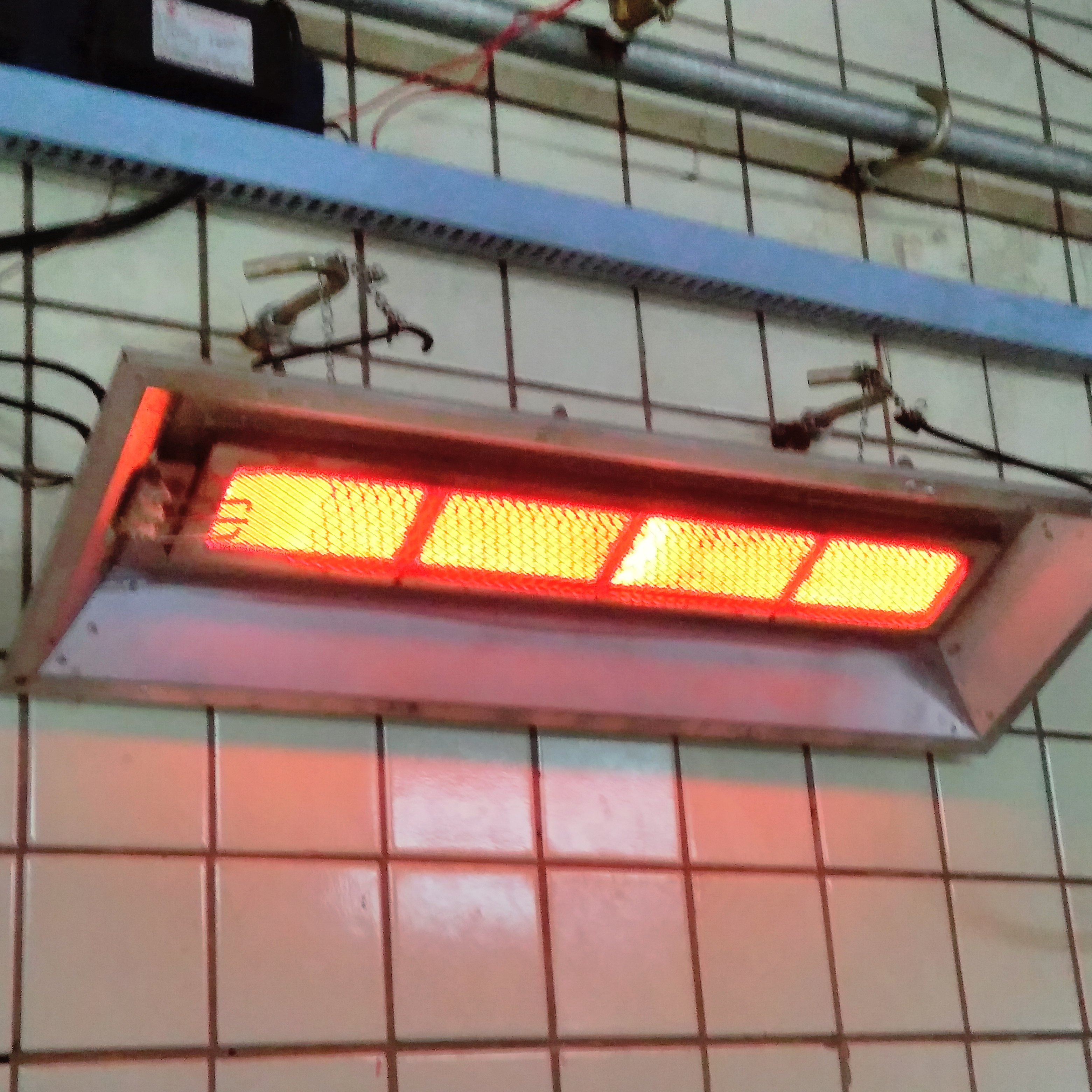 2024 High-quality One Natural Gas Infrared Radiant Tube Heater Brooder THD6806 for farm chicken house 1200 Chicks