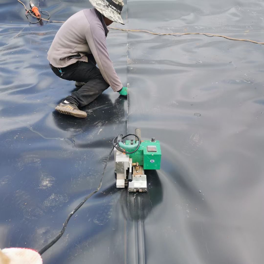 Hdpe Geomembrane Waterproof Plastic Pond Liner HDPE Hdpe Geomembrane 15mm Pond Liner For Biogas