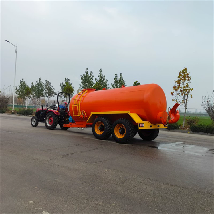 Biogas slurry transport irrigation garden field road spray watering watering tank trailer biogas liquid filling manure truck