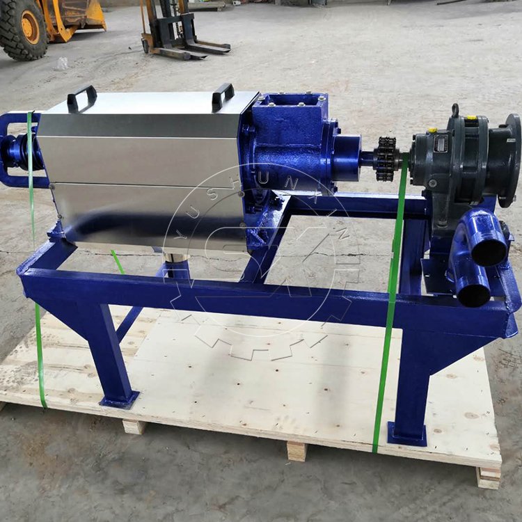Solid-liquid separator, suitable for animal manure dehydration, organic fertilizer production machine
