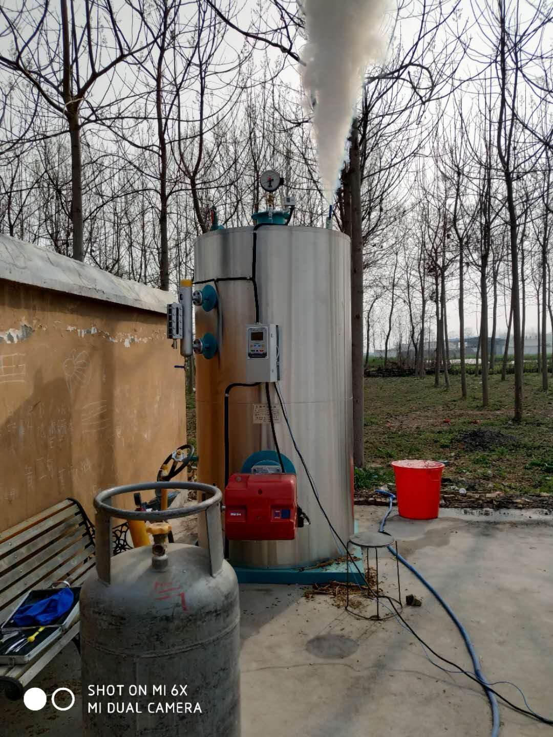 Chinese factory direct sales of 2 tons/vertical biogas natural gas steam boiler steam generator