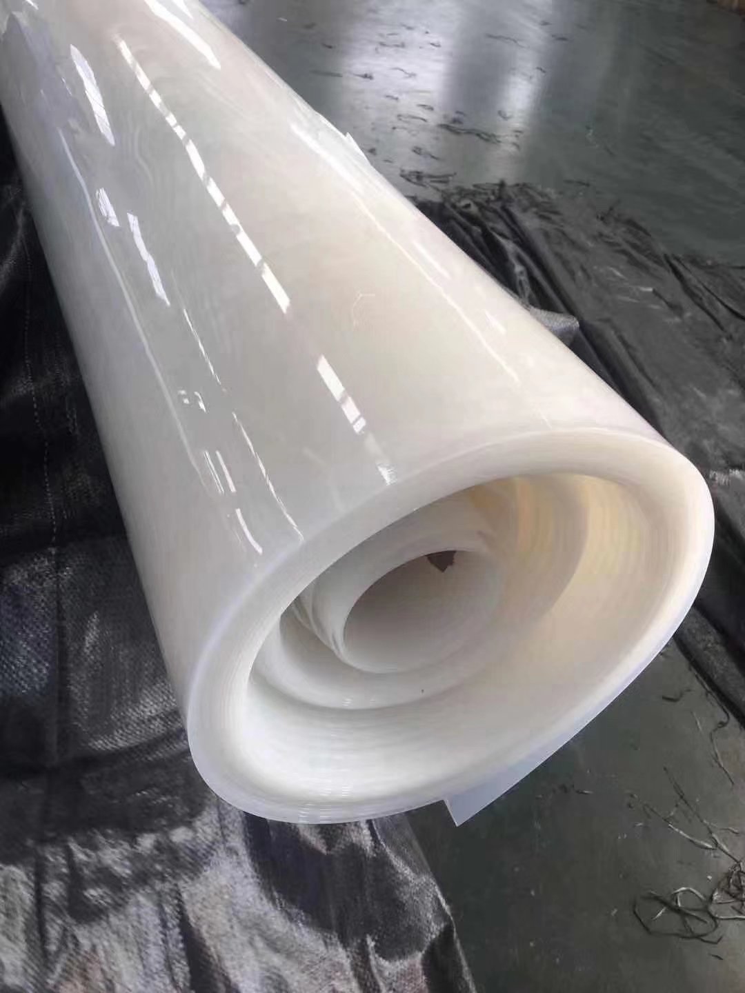 Customized biogas digester thickened 1.5mm geomembrane sedimentation tank anti-seepage membrane from China