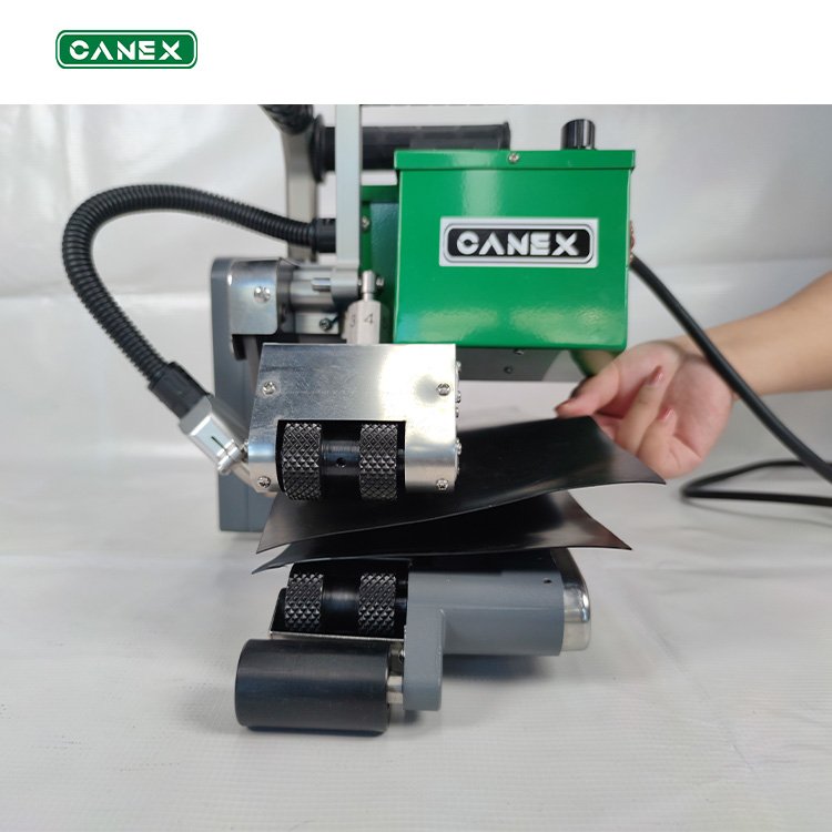 CX500L 220V 50Hz 0.8-3.0mm Hot Wedge Welding Machine For HDPE LDPE Geo-Membrane 0.8-3mm Use For Landfill And Biogas Digester