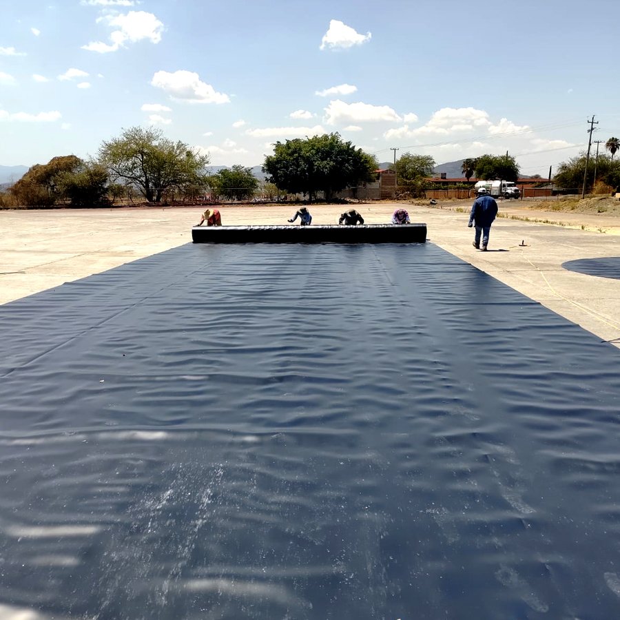 Wholesale price factory supply geomembrane hdpe 1mm fish pond plastic garden liner roll high value