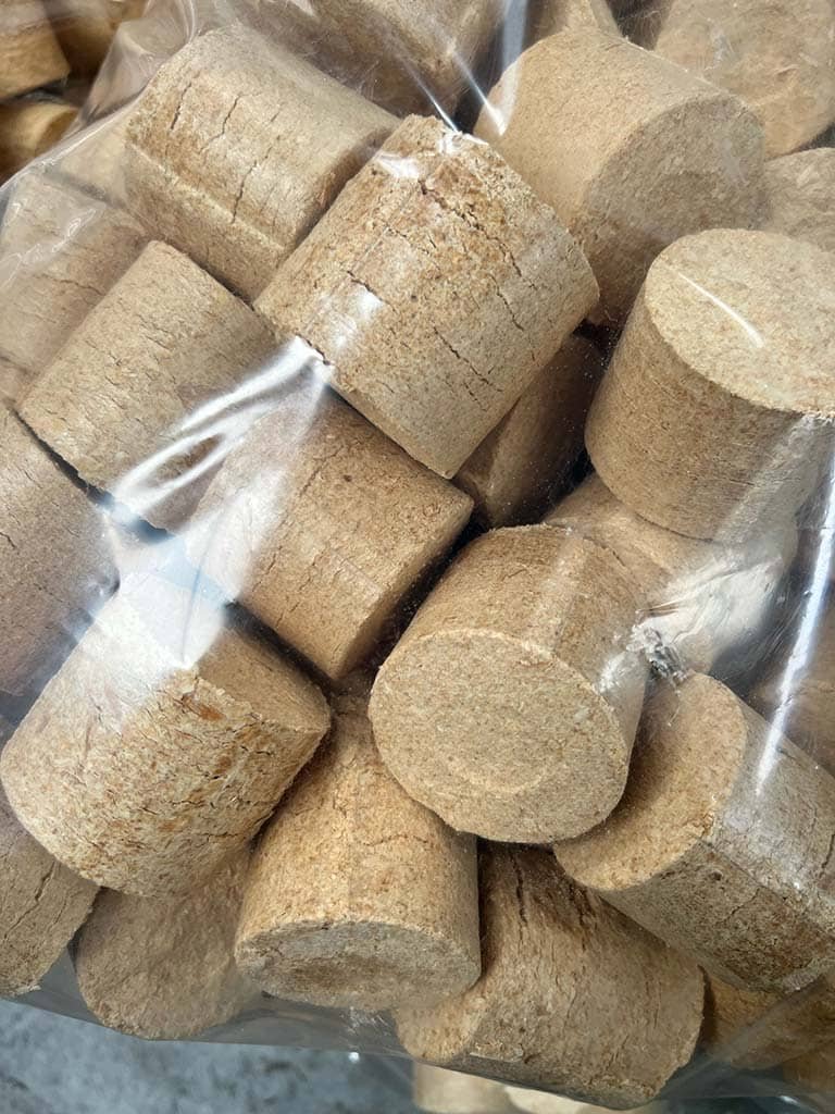 Cheap High Quality Eco Wood Briquette Suppliers from Belgium / Premium Quality Wood Briquettes at Best Prices