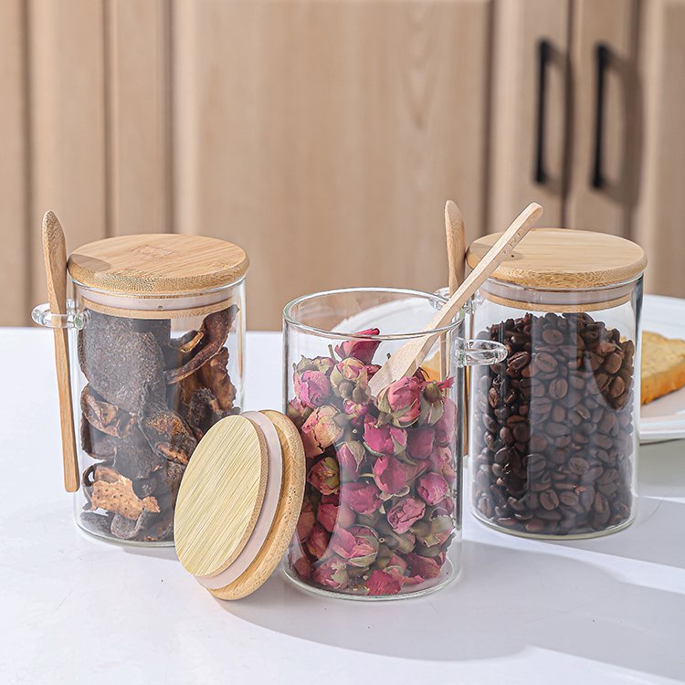 Wholesale 15oz 450ml Kitchen Glassware Food Safe Round Clear Borosilicate Glass Spice Jar With Wooden Lid & Spoon