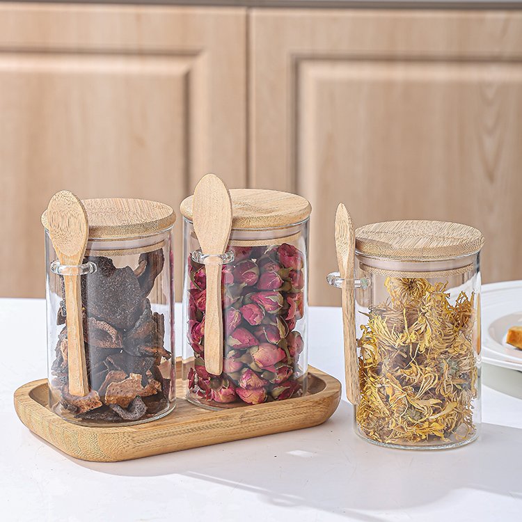 Wholesale 15oz 450ml Kitchen Glassware Food Safe Round Clear Borosilicate Glass Spice Jar With Wooden Lid & Spoon