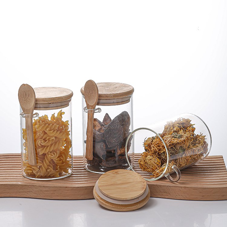 Wholesale 15oz 450ml Kitchen Glassware Food Safe Round Clear Borosilicate Glass Spice Jar With Wooden Lid & Spoon