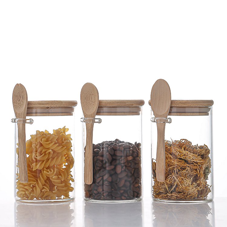Wholesale 15oz 450ml Kitchen Glassware Food Safe Round Clear Borosilicate Glass Spice Jar With Wooden Lid & Spoon