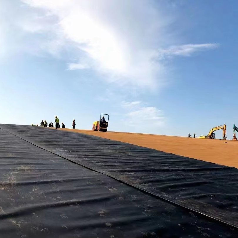 1.0mm Dam Liner HDPE Geomembrane Lining of Irrigation Canal HDPE Geomembrane 2mm With Smooth Surface