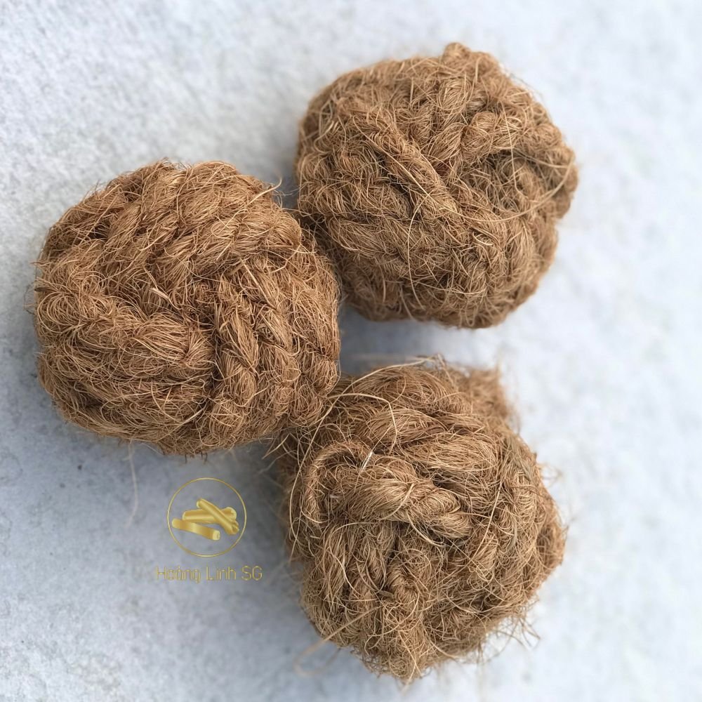 Coconut fiber Chew/Cocoball pet dog toy/Coco pull rope Rurable teeth clean Chewing rope toys from HOANG LINH SG Kimy+84938616690