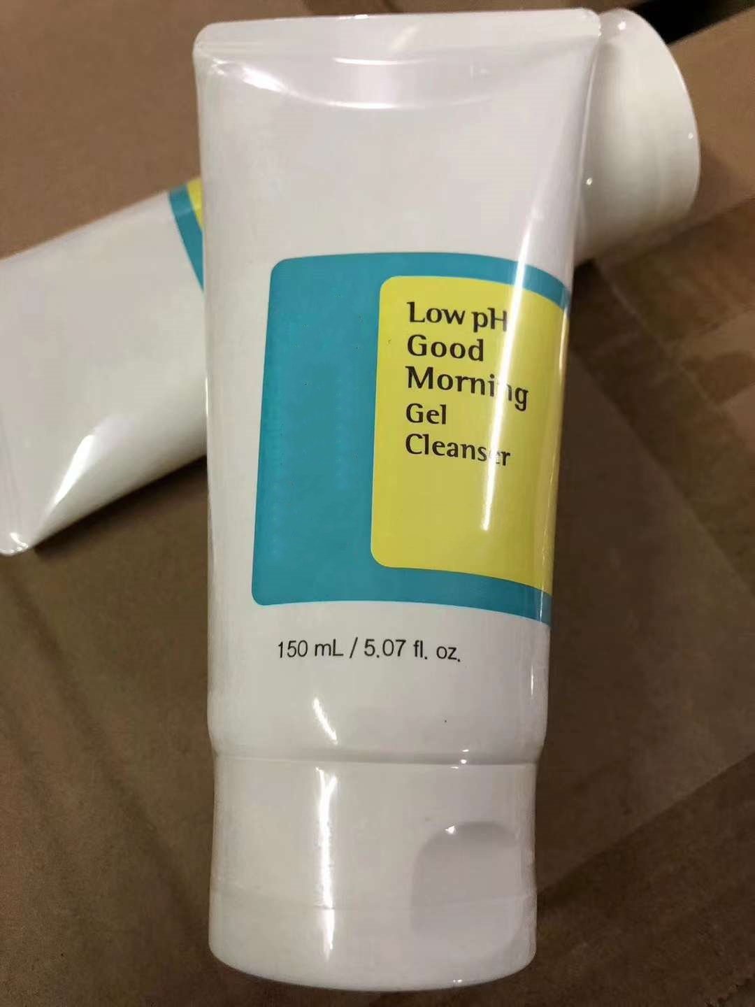 Cosrxs Low pH Good Morning Gel Cleanser Daily Mild Face Cleanser for Sensitive Skin with BHA & Tea Tree Oil
