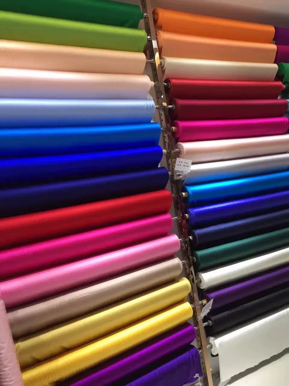 Polyester satin fabric 100% polyester satin Britain satin fabric garment lining Chinese factory