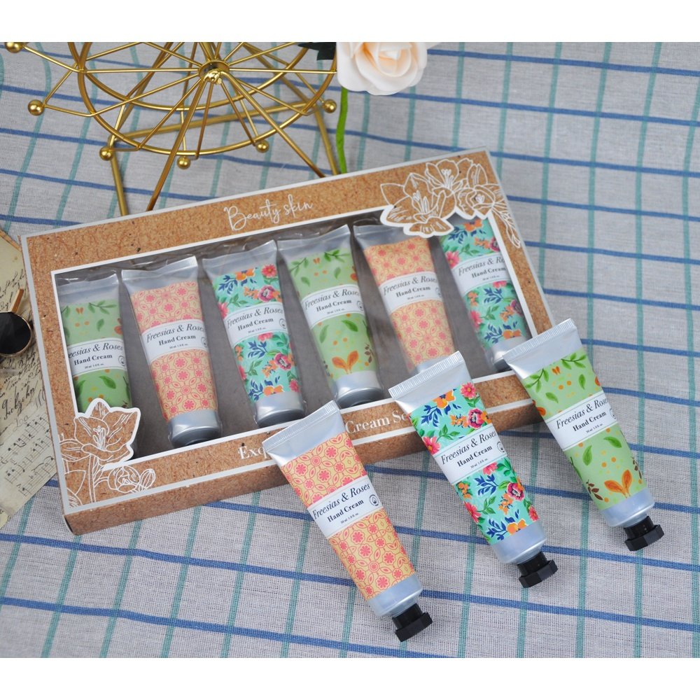 High Quality Aluminum Soothing Floral Scented Hydrating Hand Cream Tube Gift Set