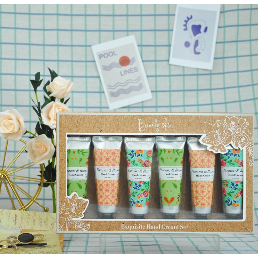 High Quality Aluminum Soothing Floral Scented Hydrating Hand Cream Tube Gift Set