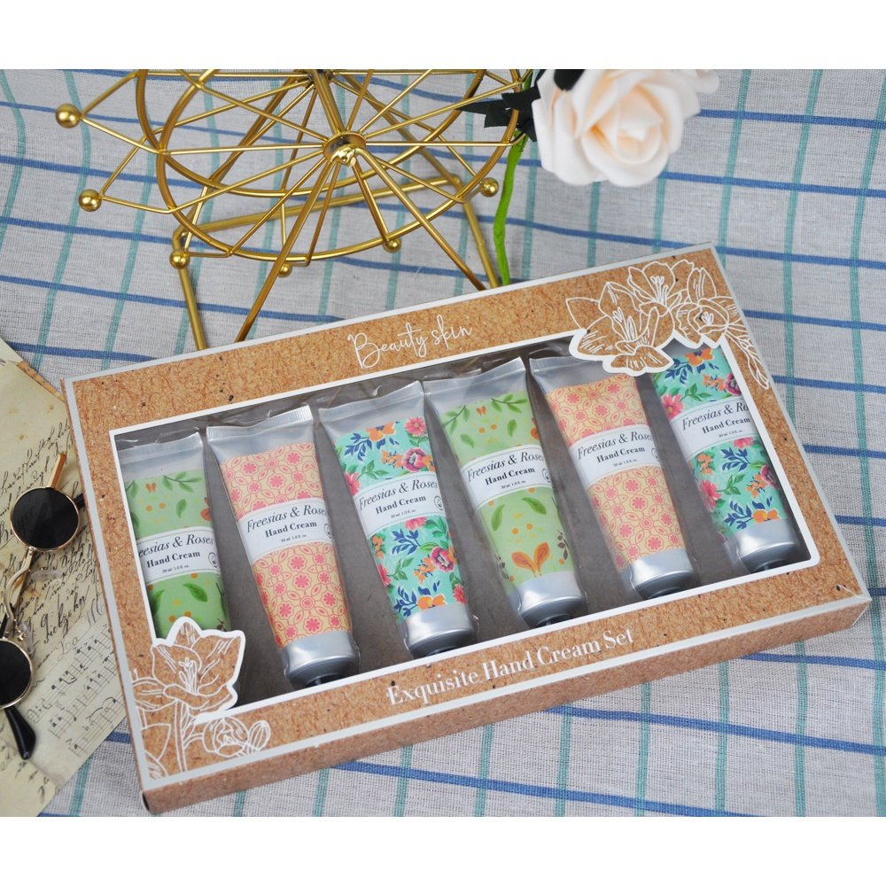High Quality Aluminum Soothing Floral Scented Hydrating Hand Cream Tube Gift Set