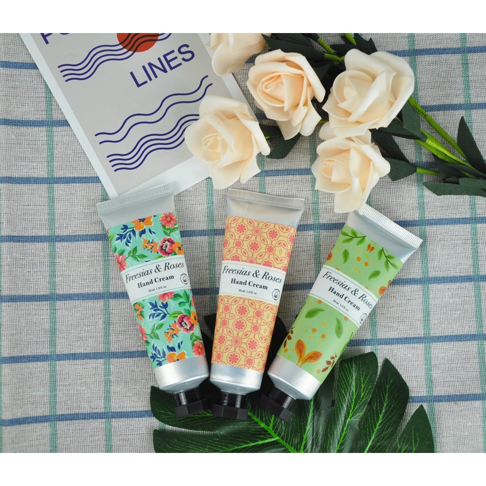 High Quality Aluminum Soothing Floral Scented Hydrating Hand Cream Tube Gift Set