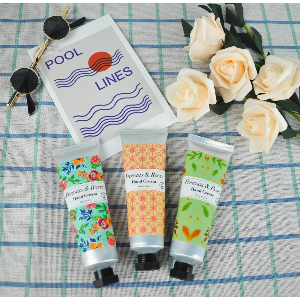 High Quality Aluminum Soothing Floral Scented Hydrating Hand Cream Tube Gift Set