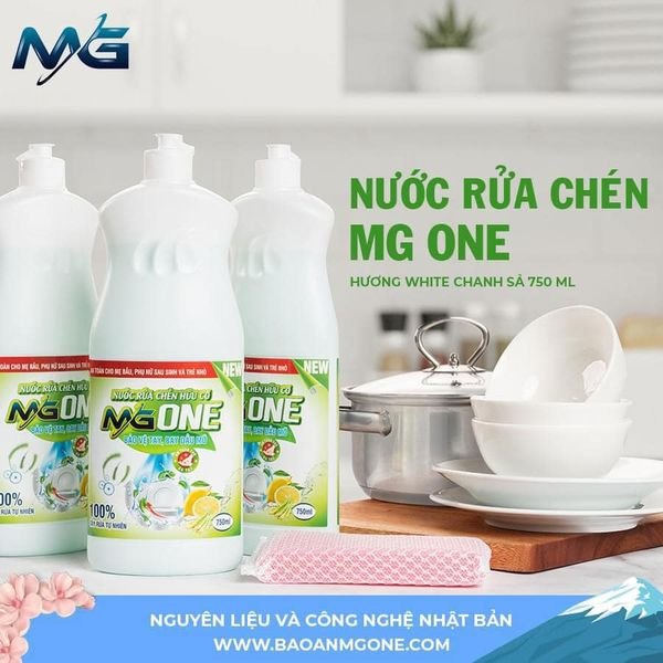 MGone lemongrass scented dishwashing liquid comes from nature and does not harm the skin from Viet Nam
