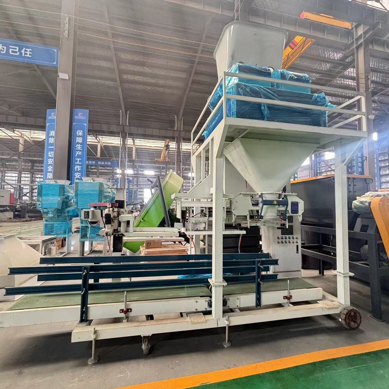 Automatic powder packing machine for organic fertilizer plant