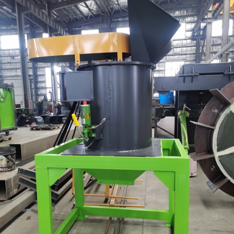 Manufacturers can customize the output of organic fertilizer vertical grinder