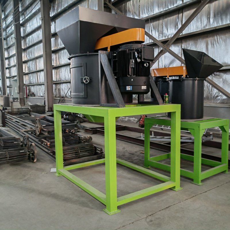 Manufacturers can customize the output of organic fertilizer vertical grinder