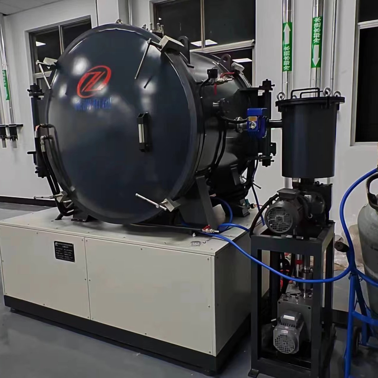 Metal organic compound hydrocarbons vacuum vapor deposition furnace under specific pressure