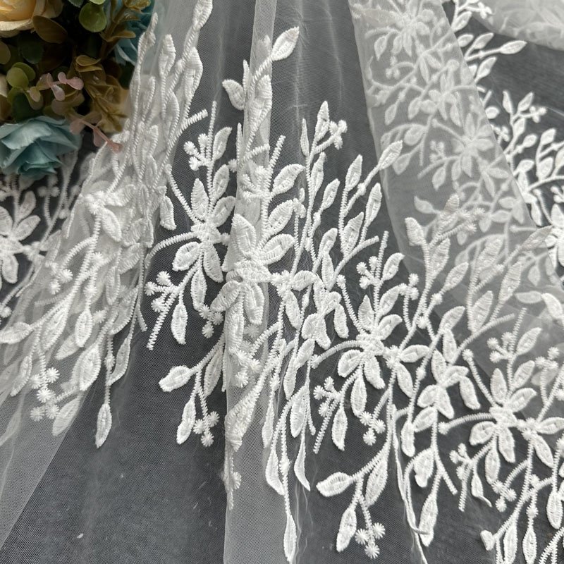 OEM Wholesale Price Lace Fabric Embroidery Sequins Beaded Lace Fabric Luxury for Boutique Clothing