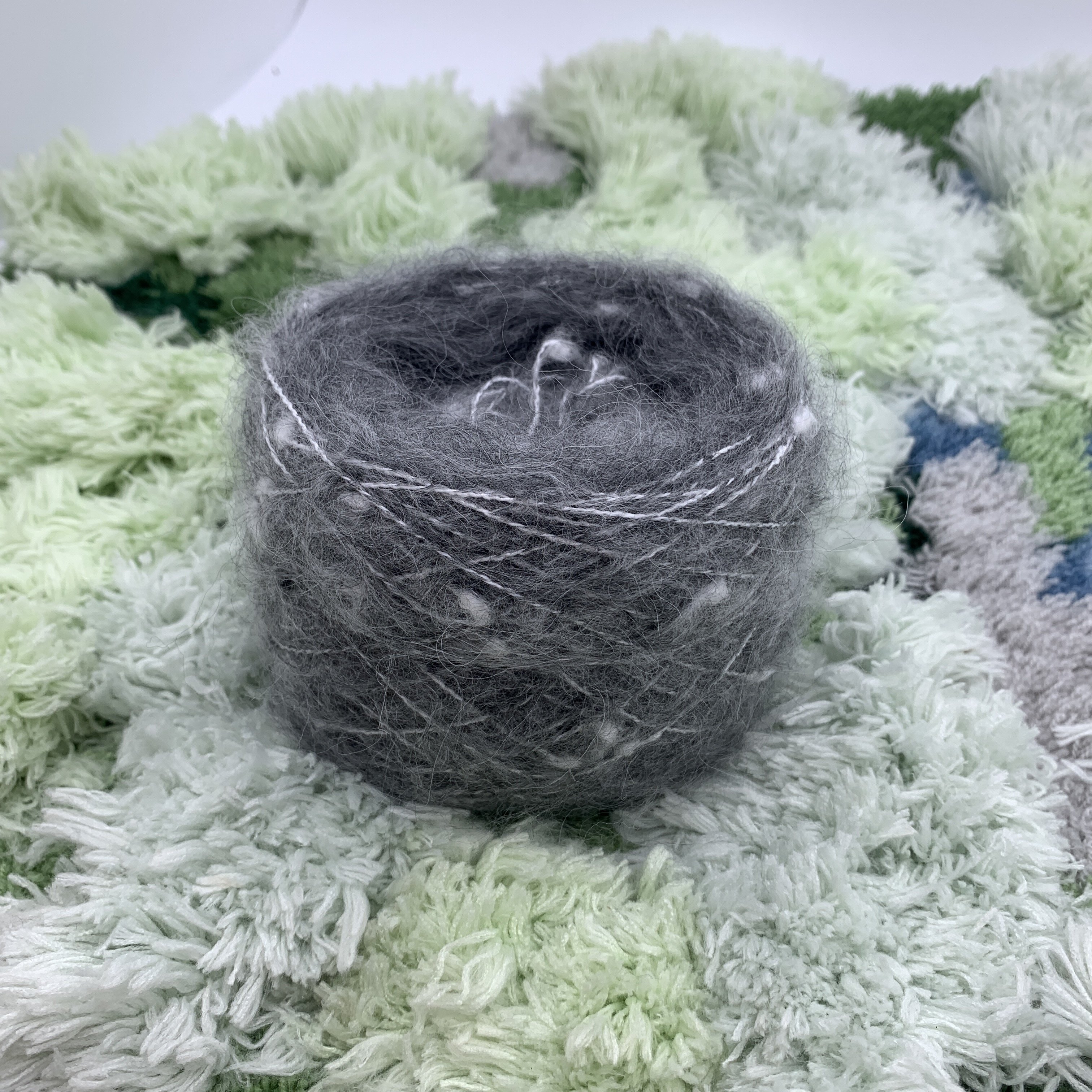 Blended Cotton Yarn with Glowing Effect Cake Luminous Fancy Yarn Hand Knitted and Woven Glow-in-the-dark Embroidered 150D YX8005