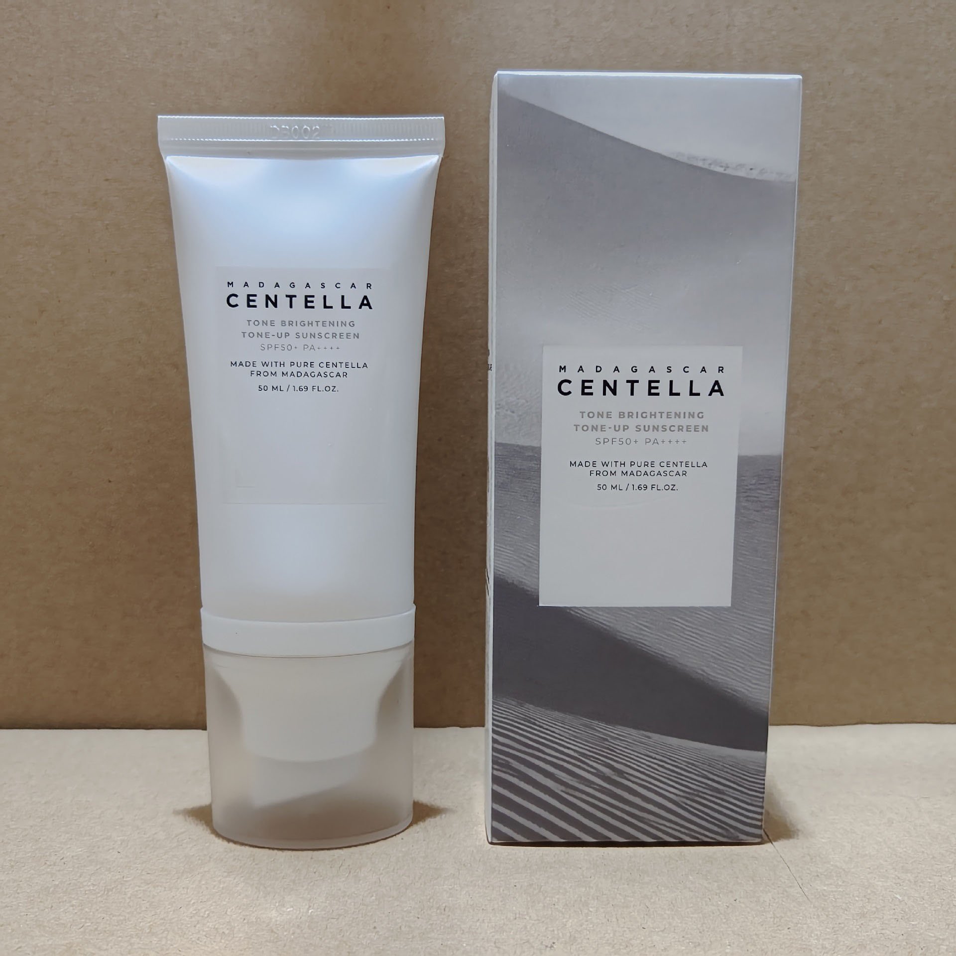 Skin1004S Centella SPF50 sunscreen Hyaluronic acid hydrating sun protection soothing nourishing whitening calming 50ml