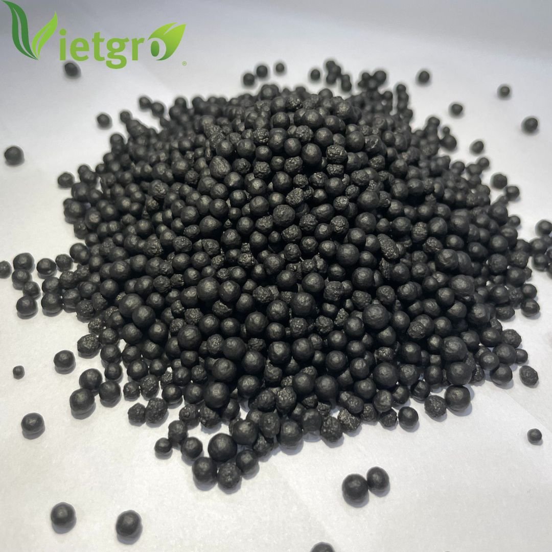 VGF Agriculture Products for Crops Granular Organic Fertilizer with 65% OM + 12-2-5 Black Color