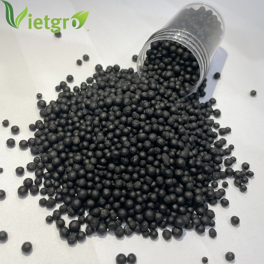 VGF Agriculture Products for Crops Granular Organic Fertilizer with 65% OM + 12-2-5 Black Color