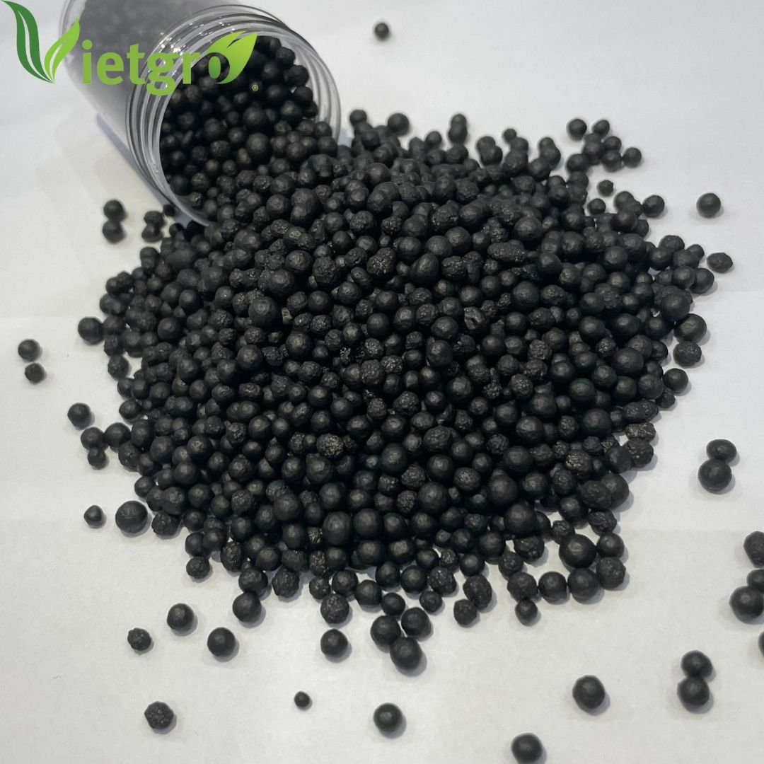 VGF Agriculture Products for Crops Granular Organic Fertilizer with 65% OM + 12-2-5 Black Color
