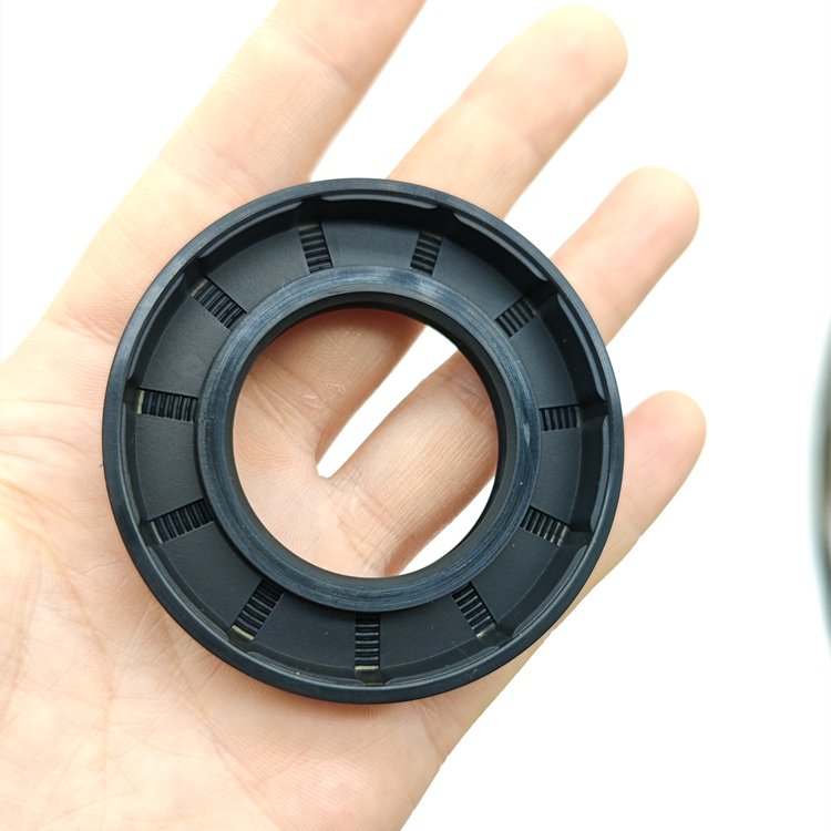 High Quality Wholesale TC skeleton NBR Oil Seal TC FKM Oil Seal 20*38*7 Rubber lip Oil Seal Made national manufacturers