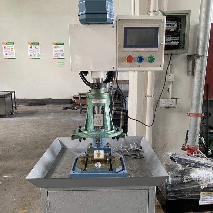 Factory Direct Professional Intelligent Control Servo Fully Automatic DSG-200 CNC Tapping Machine