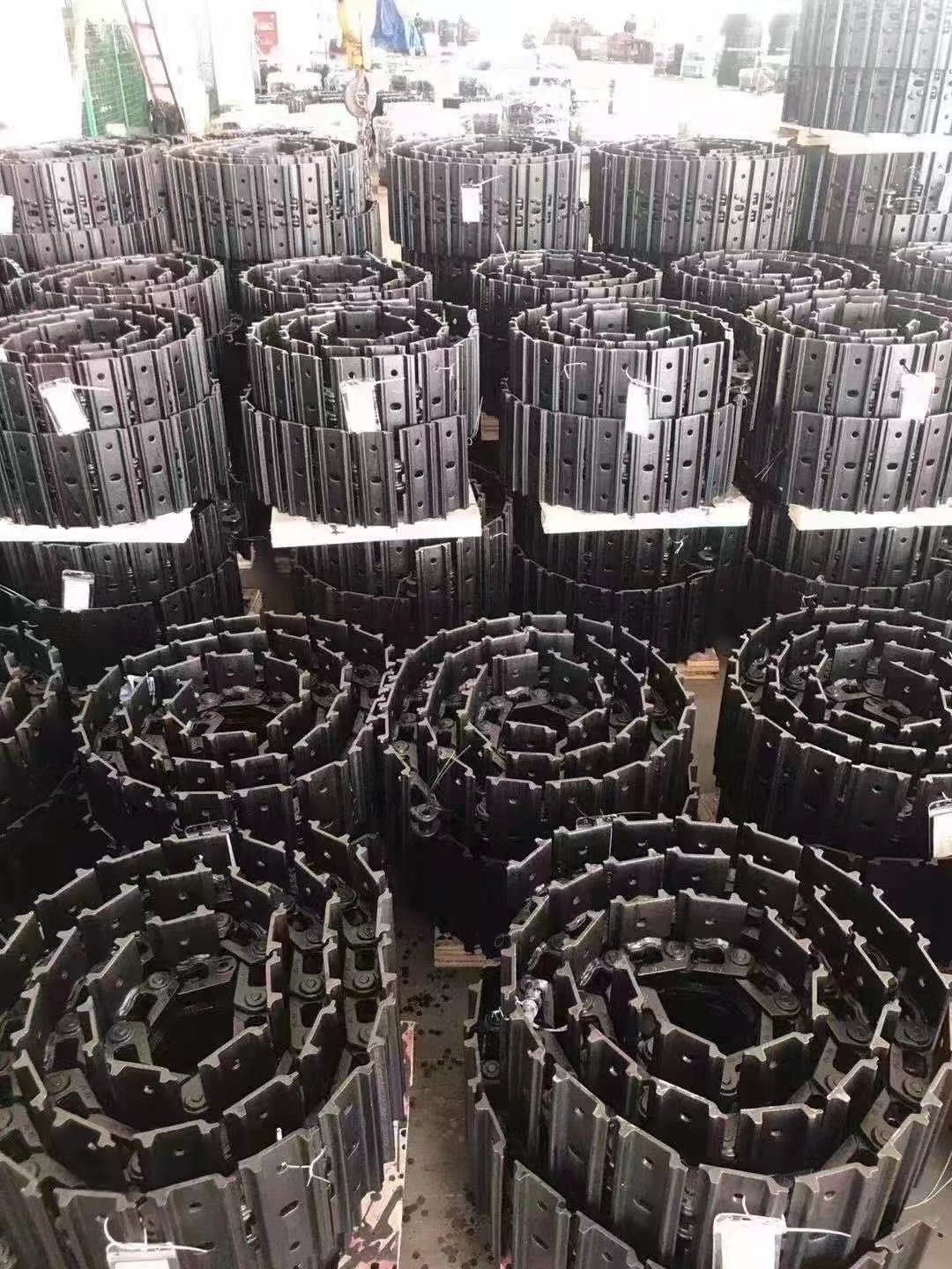 Rubber track link Excavator Rubber Tracks Undercarriage Part 90 link rubber tracks 300X52.5X90 for E303.5 303.5