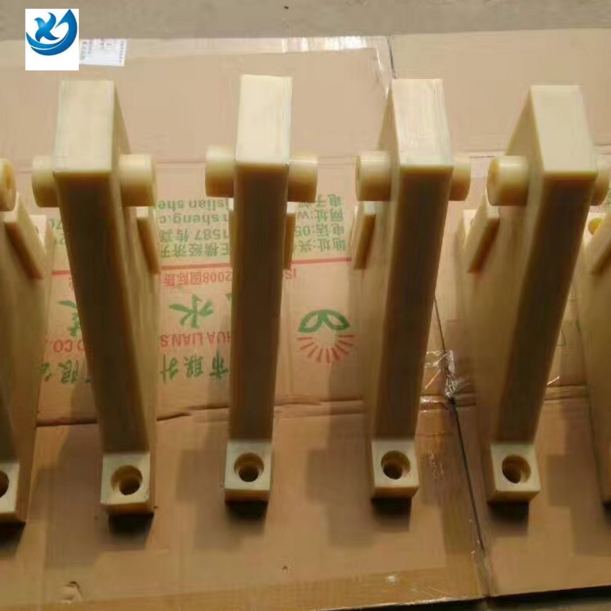 Custom Pom uhmwpe/hdpe nylon plastic parts cnc machining part China for sale