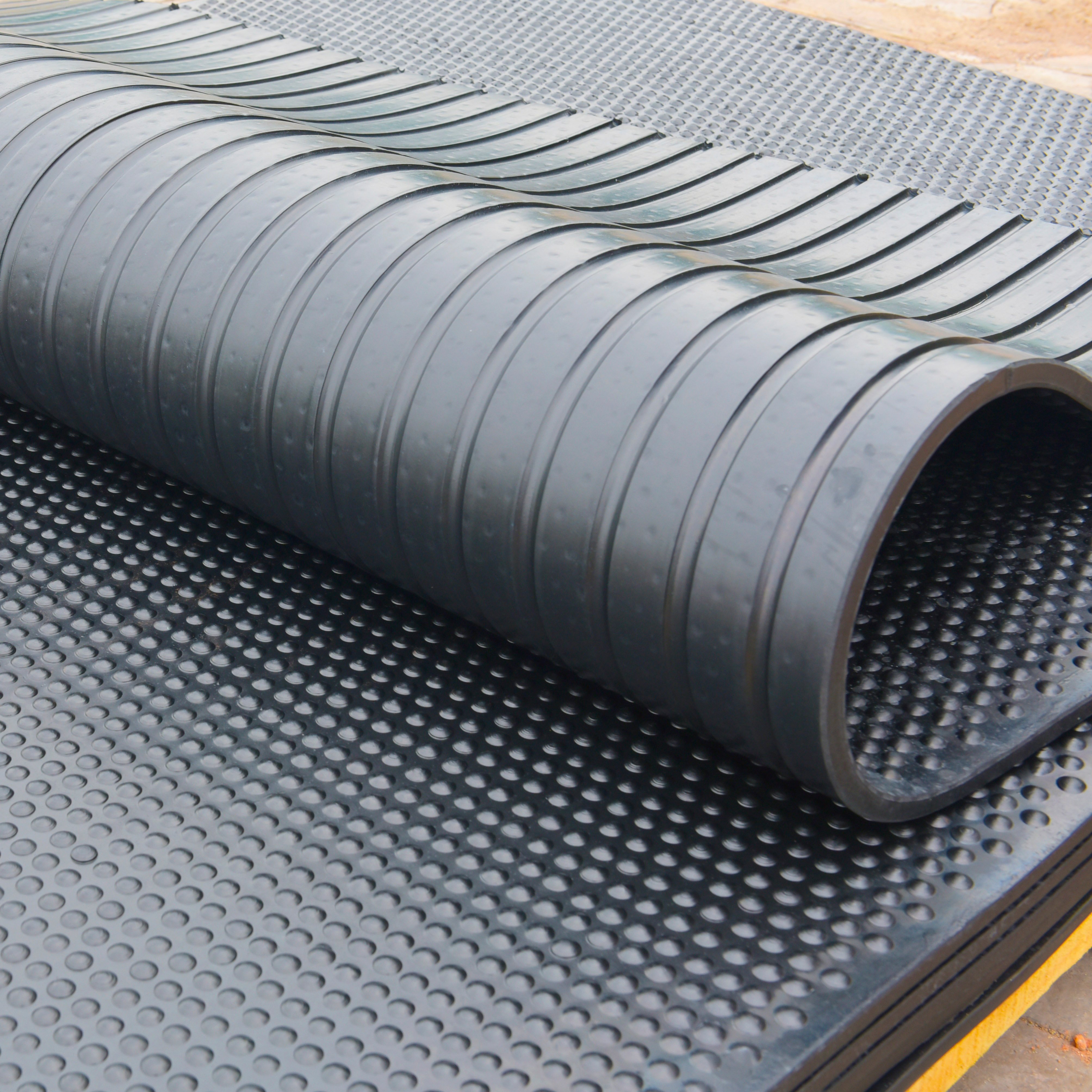 Durable Cow/Horse Farm Horse Rubber Mats Comfortable Floor Mat Sheet Format Flooring Custom Cutting Moulding Services Available