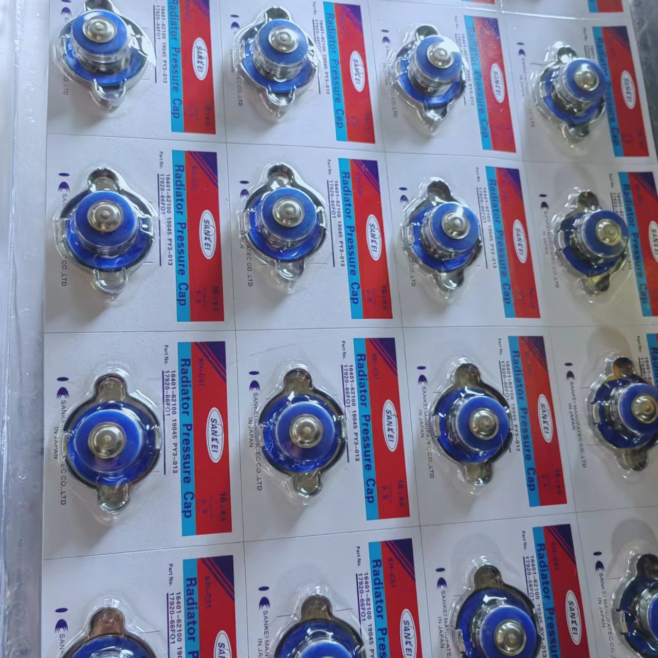 Automotive cooling system Common Blue black Red Various models of radiator caps are available for Toyota Hyundai vehicles