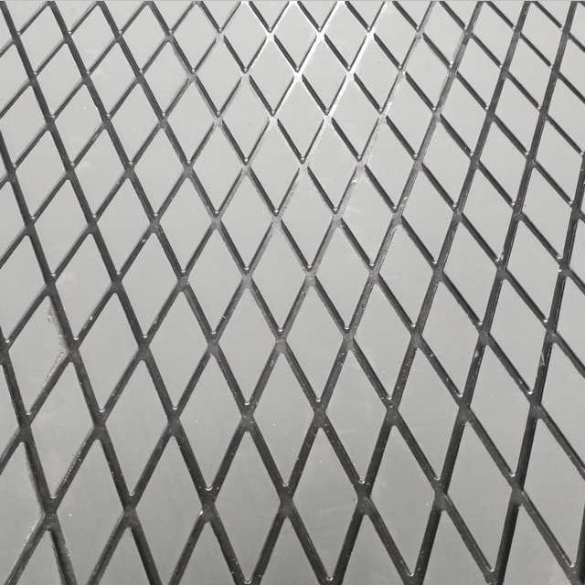 Diamond pattern rubber sheet