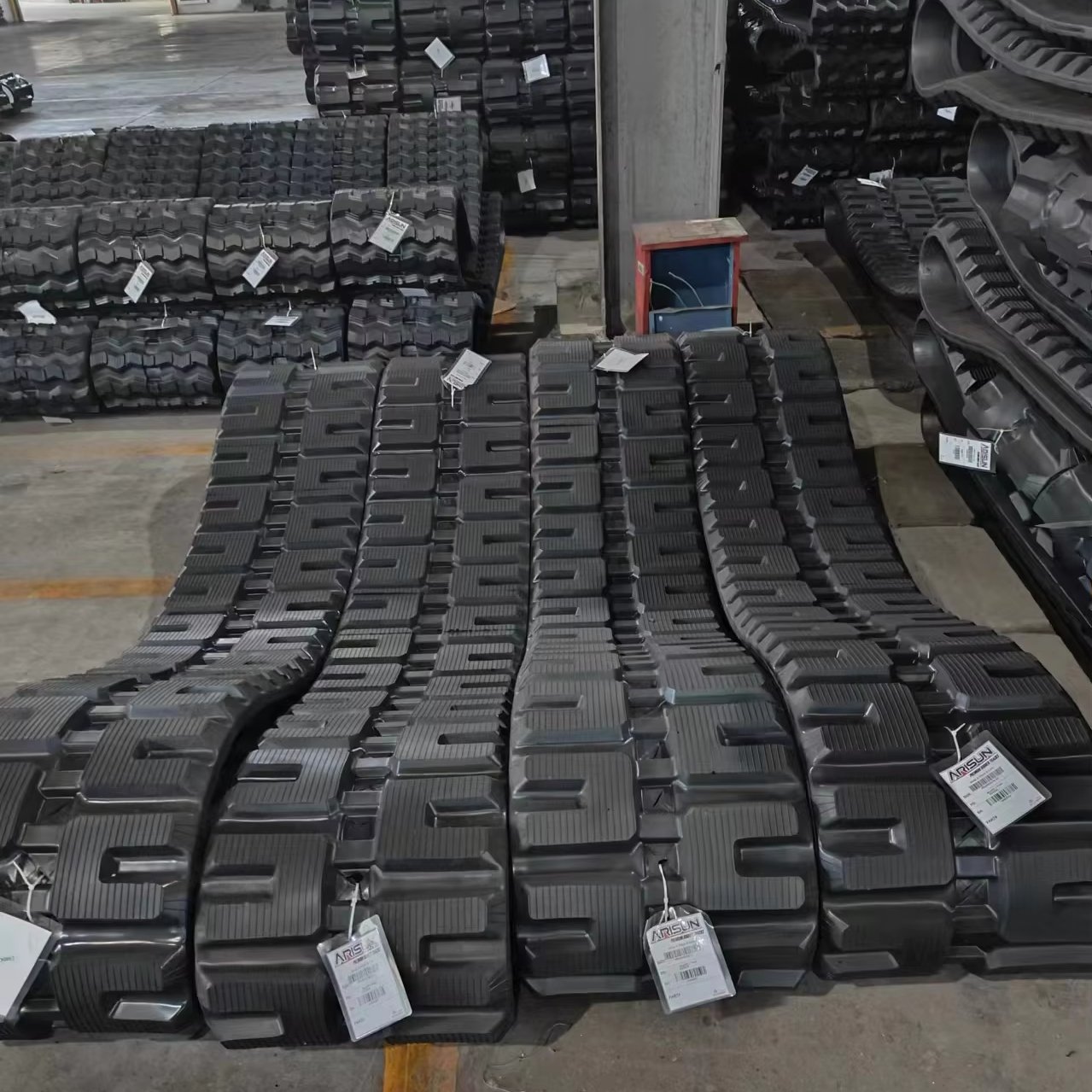 Factory direct sale 180*72*37 230*48*70 230*72*43 400X72.5WX80 track for excavator in rubber hyundai excavator rubber track