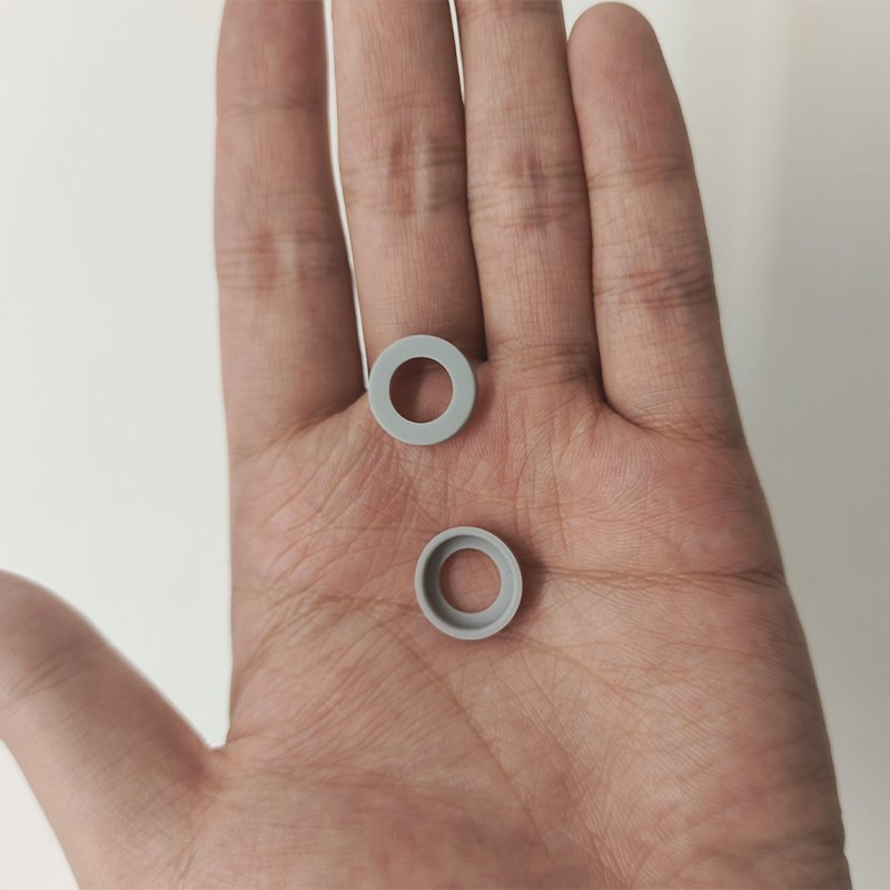 Manufacturers open molds to customize silicone sealing ring accessories and round rubber products