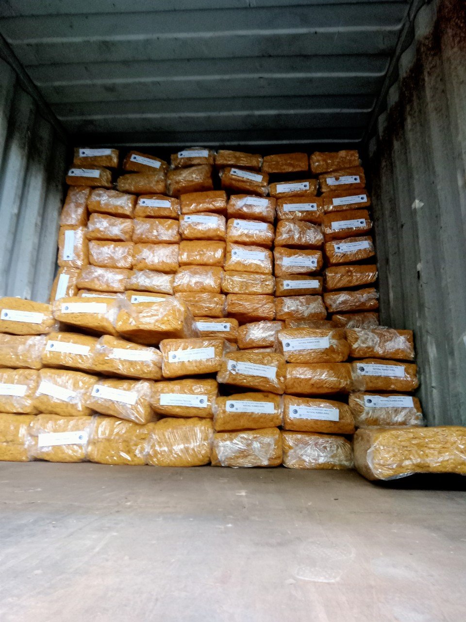 High Quality SVR 3L Natural Rubber Liquid Molding Grade for Glue and Tyre Applications Raw Materials from Vietnam