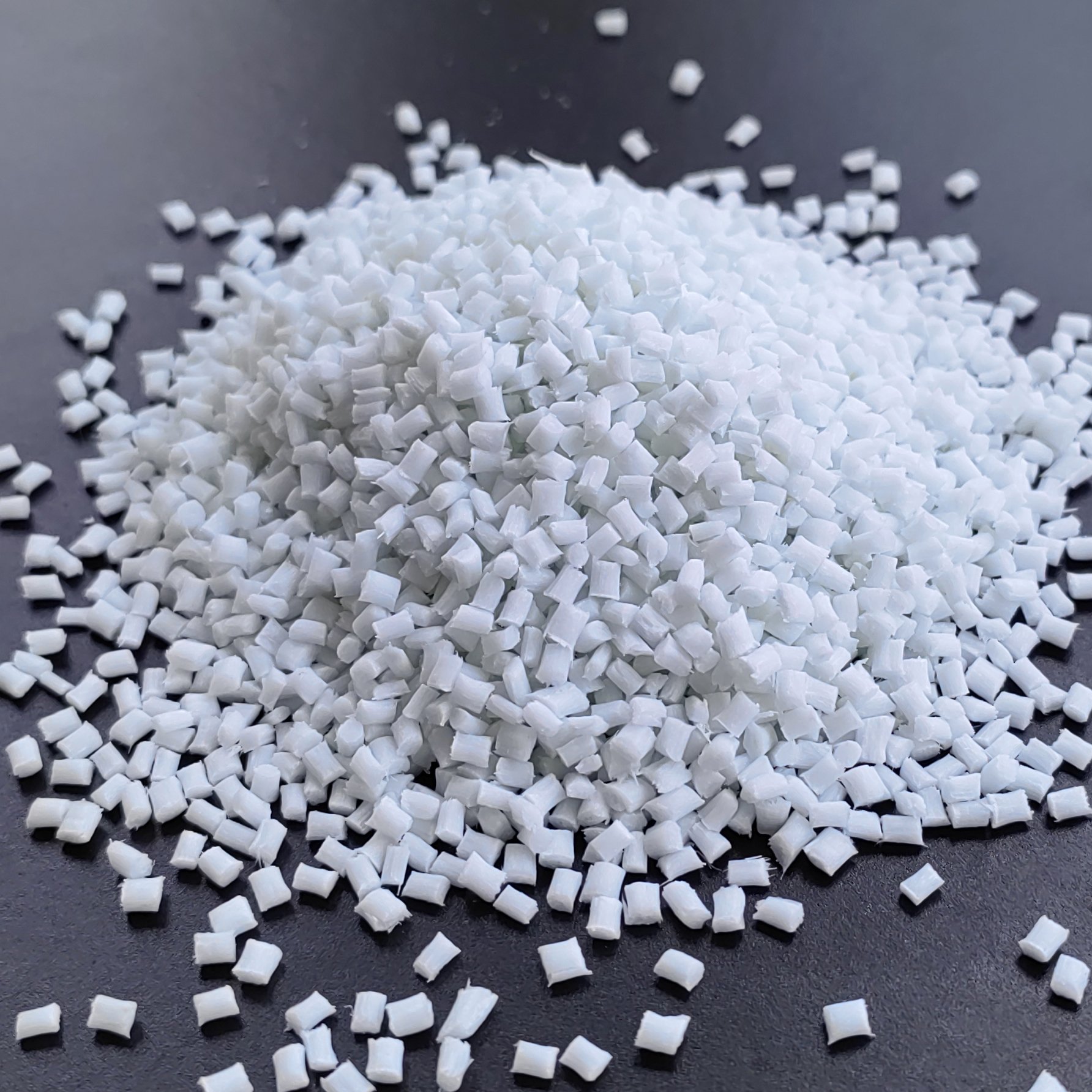 POM N2640 Z6 AT High Impact Resistance Low Rigidity Injection Grade POM plastic Raw Materials
