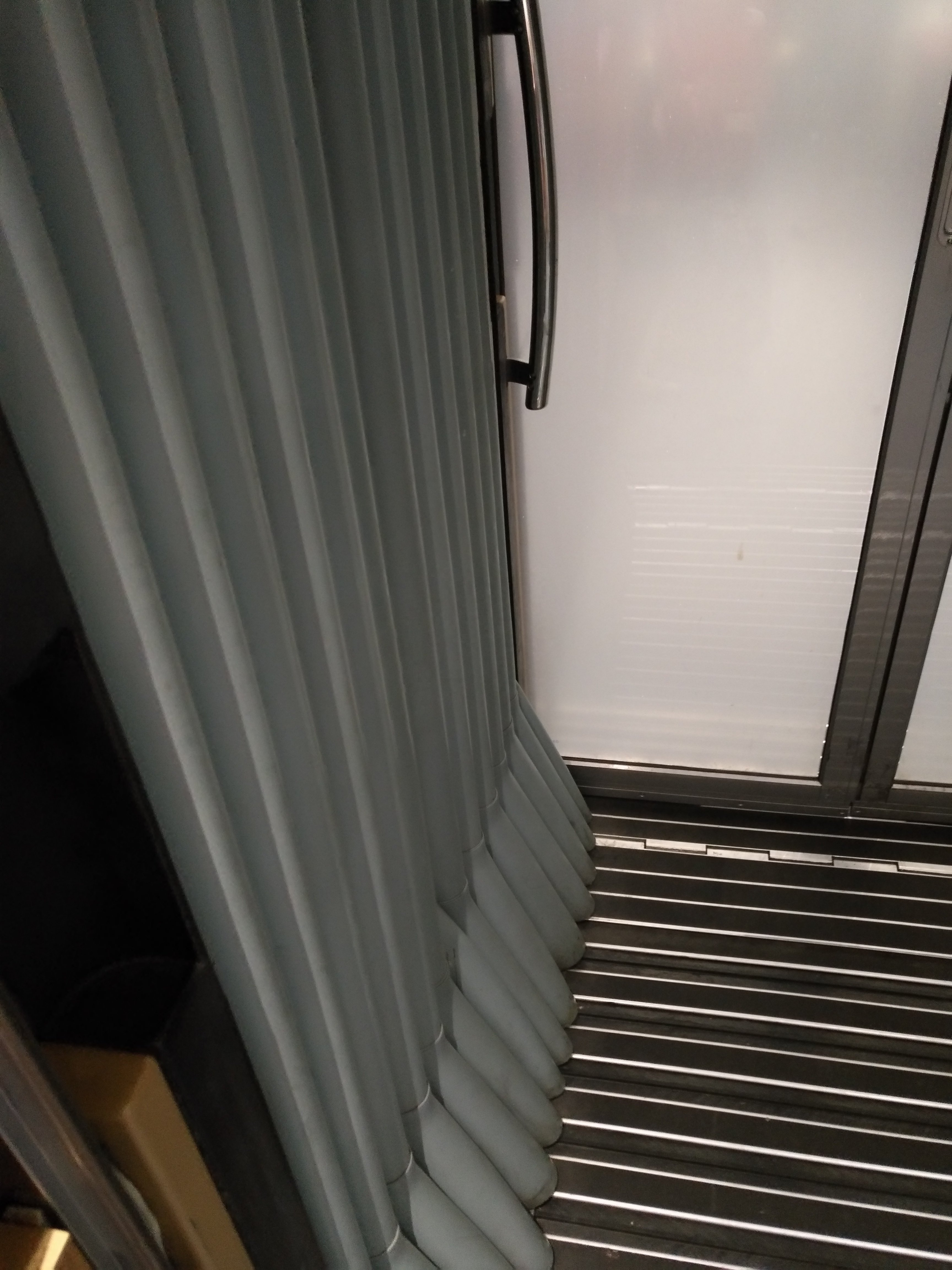 High quality flame Retarded railway gangway using hypalon rubber sheet coil material hypalon fabric