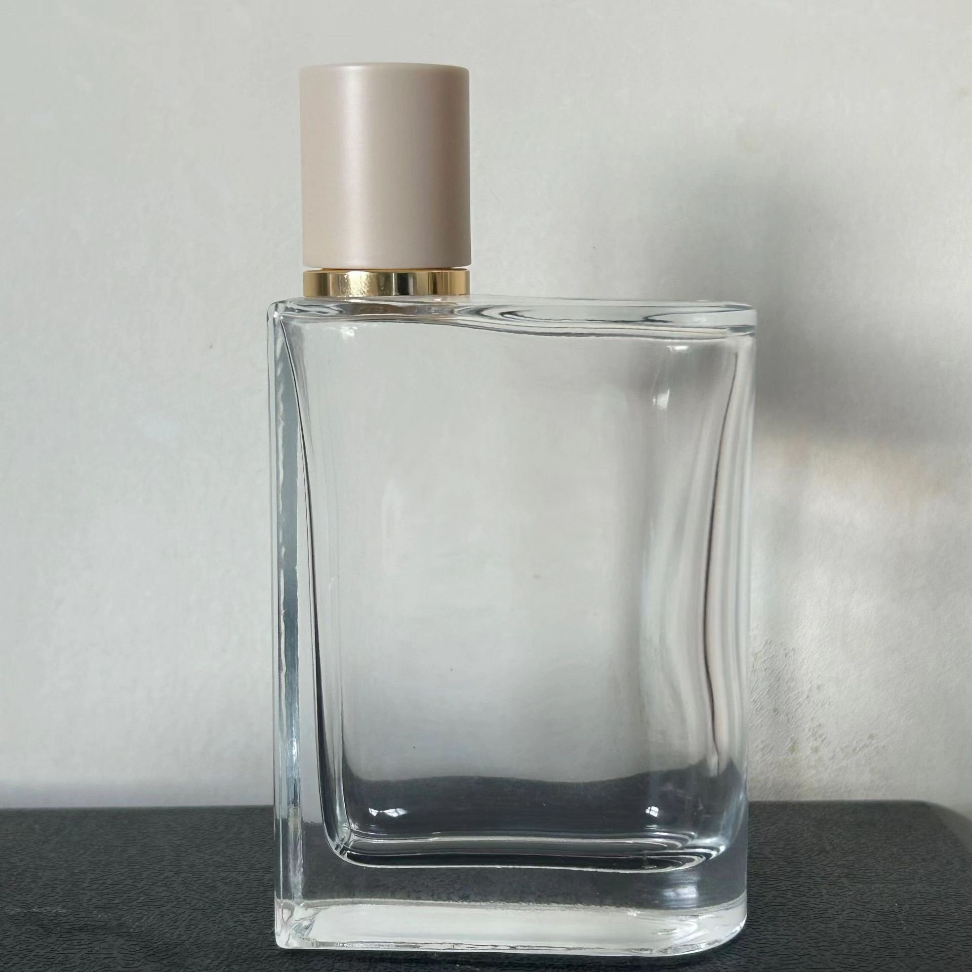 Manufacture Luxury Round Transparent Black Empty 30ml 50ml 100ml Glass Perfume Bottle With Gift Box