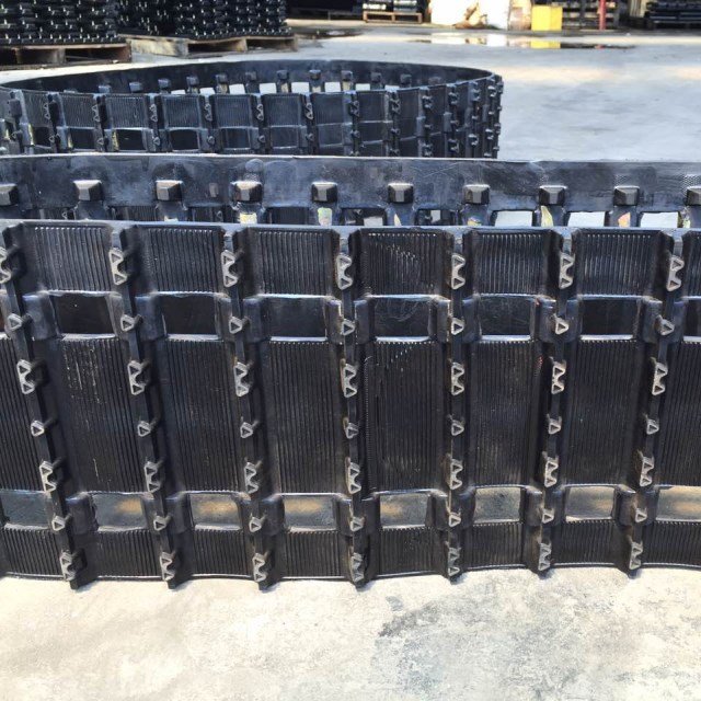 Customize new mold for crawler tracks Snowmobile rubber track 254x64x35 with light weight