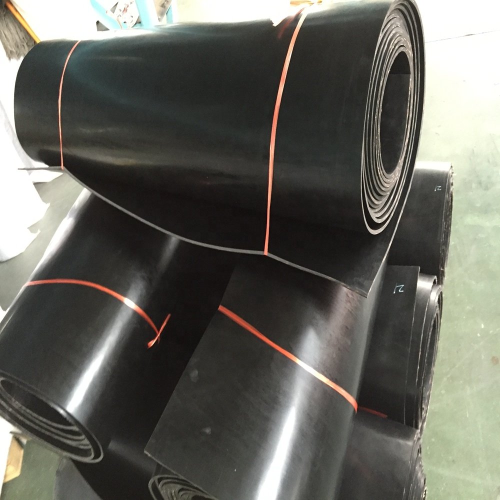Anti-skidding Black Rubber Sheet 1.4M Width SBR Diamond And Pyramid Textured Natural Rubber Matting Flooring