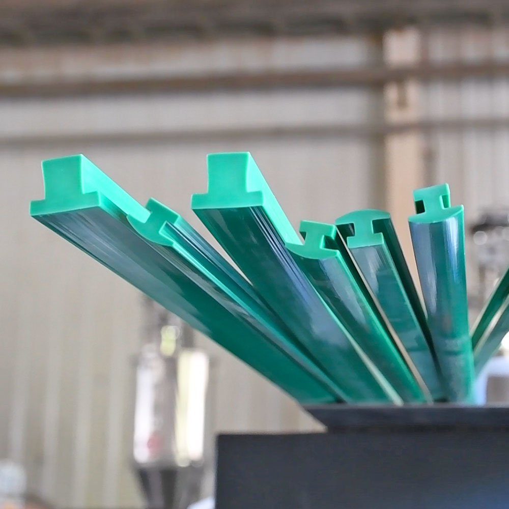 Premium Quality plastic wear strips UHMWPE Rod Linear Chain Guides Rail uhmw-pe round rod