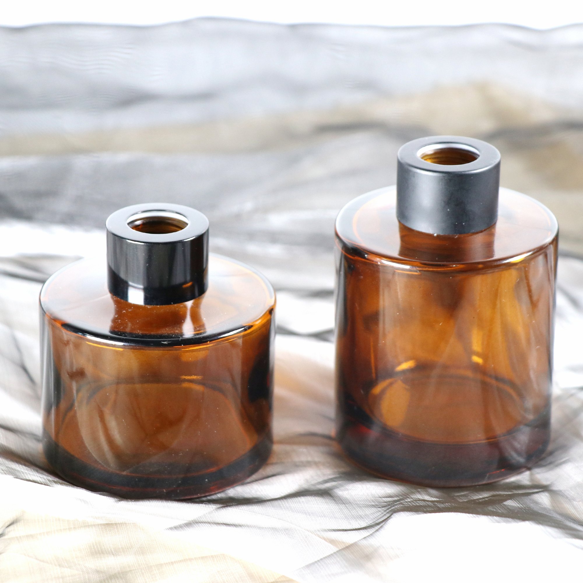New Fashion 100ml 150ml 200ml Round Transparent Amber Reed Diffuser Bottle Aromatherapy Container Air Fresh Fragrance Bottle